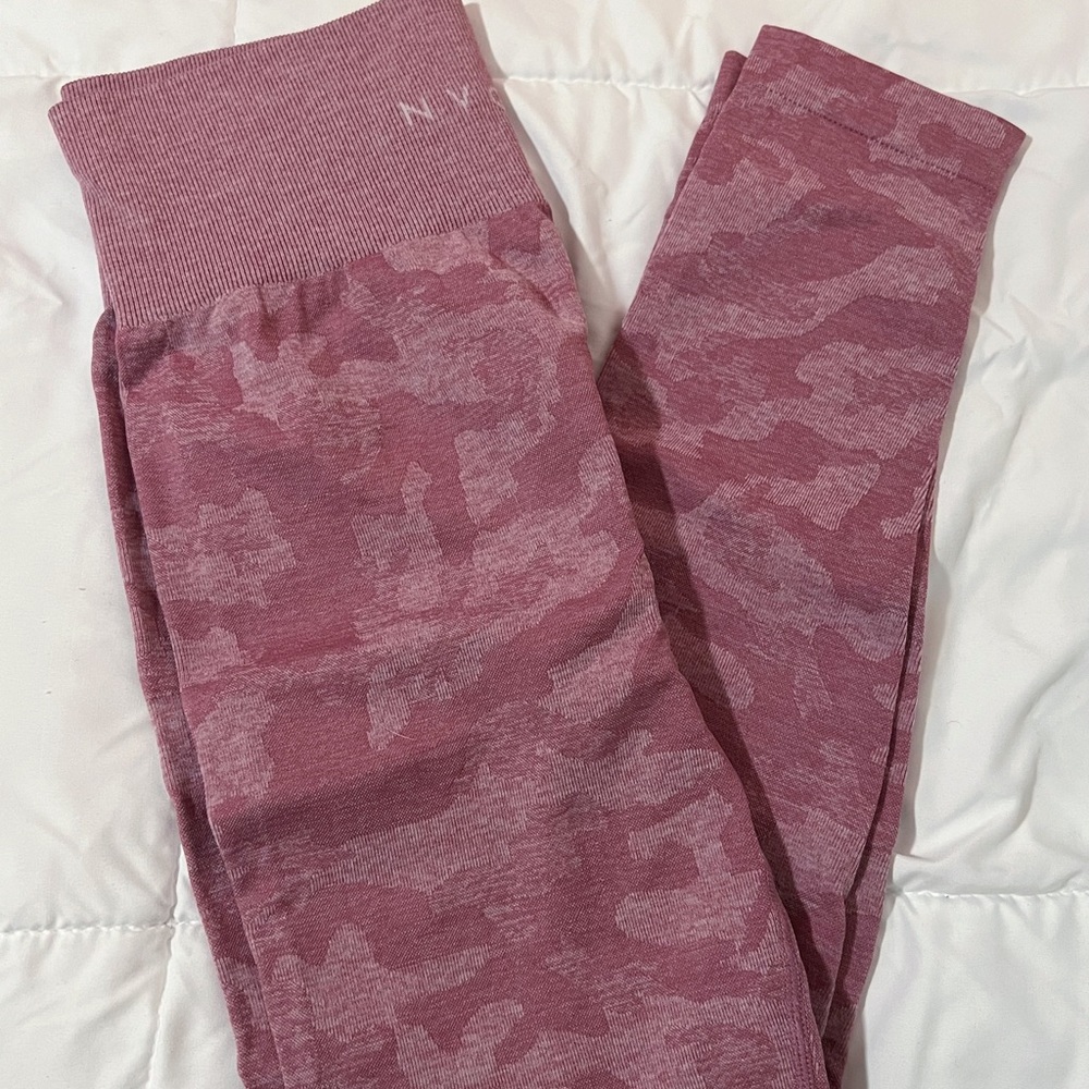 NVGTN Pastel Pink Camo Leggings Size Small